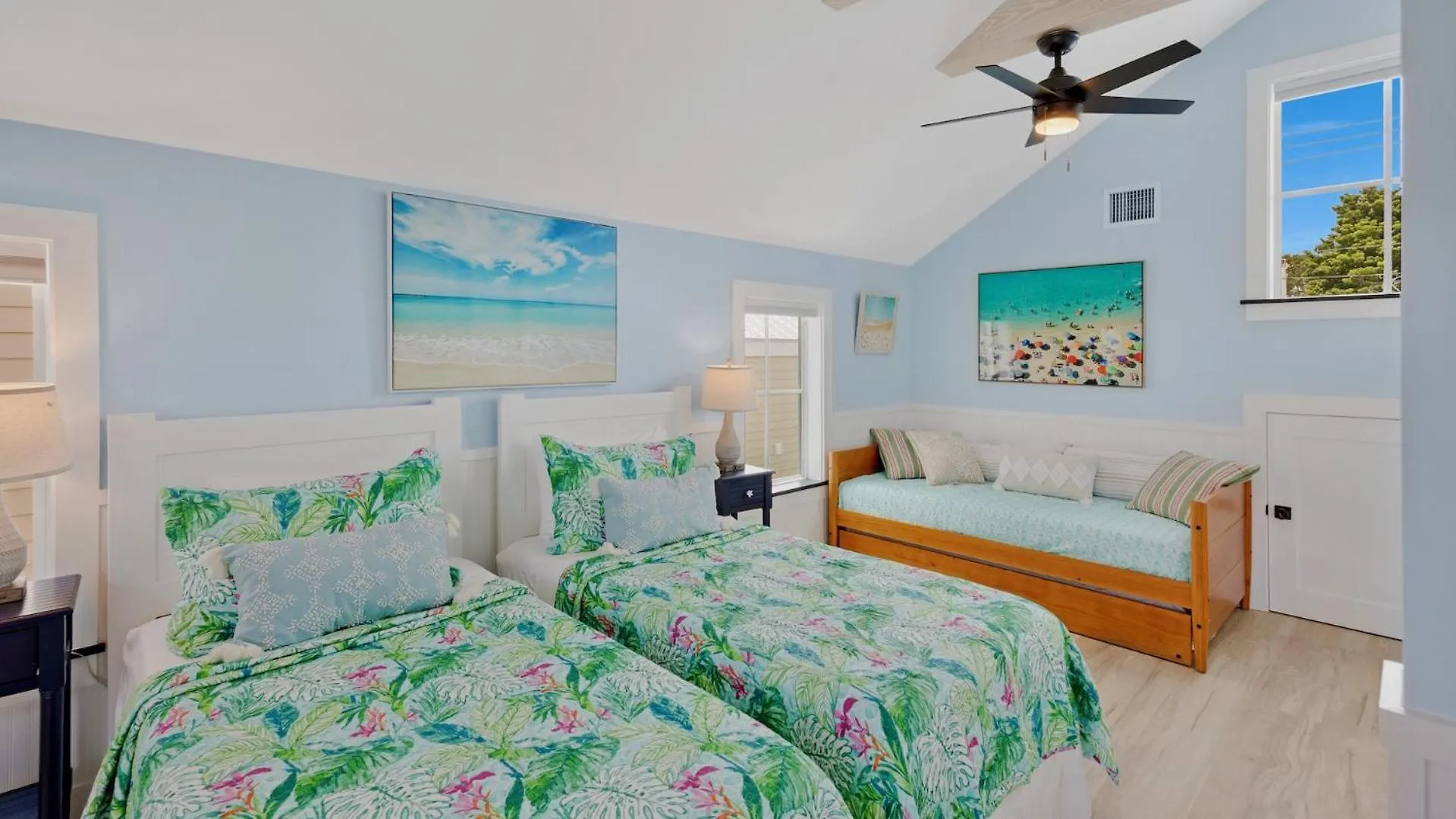 The Duke And The Duchess By Last Key Realty Key West 0*,  United States